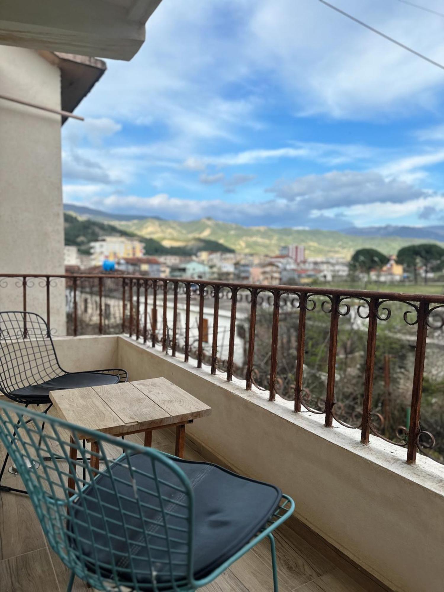 Përmet Guesthouse "Shtepia Ime" מראה חיצוני תמונה